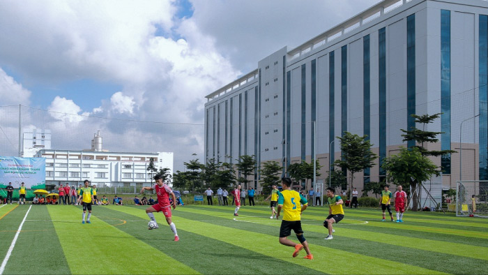 Sân bóng nhân tạo ở HCM